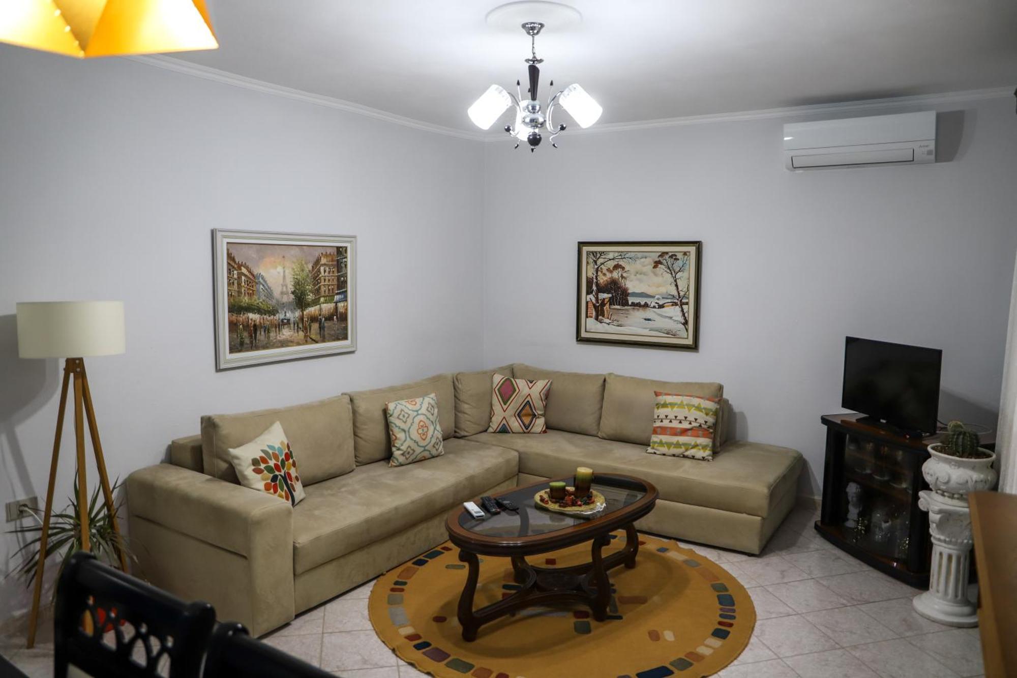 Lola'S Apartament Apartment Berat Exterior photo